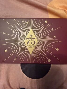 Farmasi Burgundy & Gold Anniversary Eyeshadow Palette